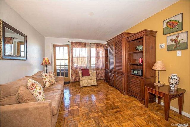 175 Archer Street 3E, Freeport, NY 11520