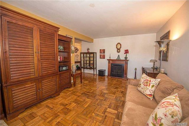 175 Archer Street 3E, Freeport, NY 11520