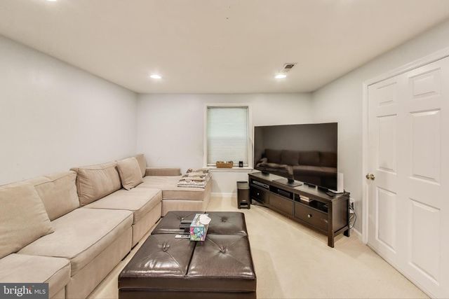 6703 HALLWOOD AVE, Falls Church, VA 22046