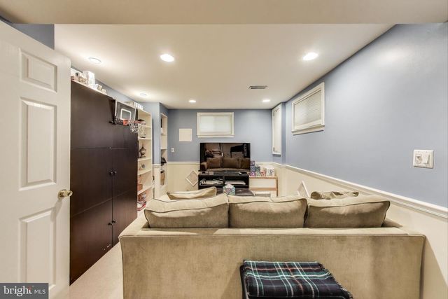 6703 HALLWOOD AVE, Falls Church, VA 22046