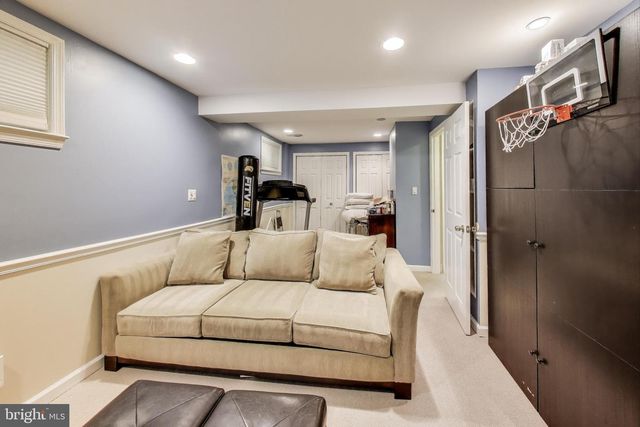 6703 HALLWOOD AVE, Falls Church, VA 22046