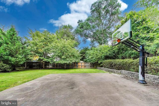 6703 HALLWOOD AVE, Falls Church, VA 22046