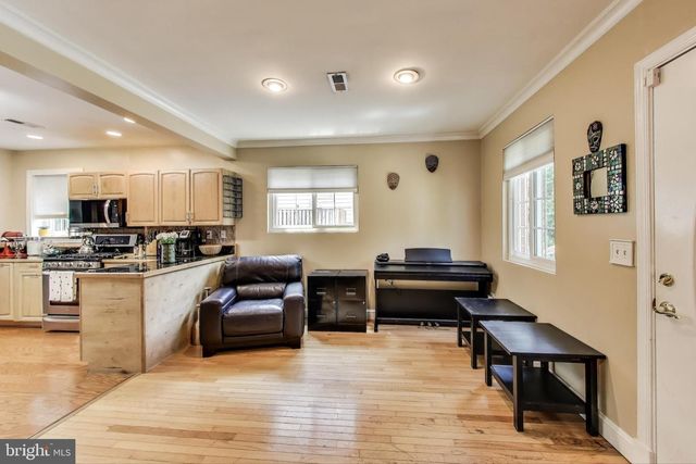 6703 HALLWOOD AVE, Falls Church, VA 22046