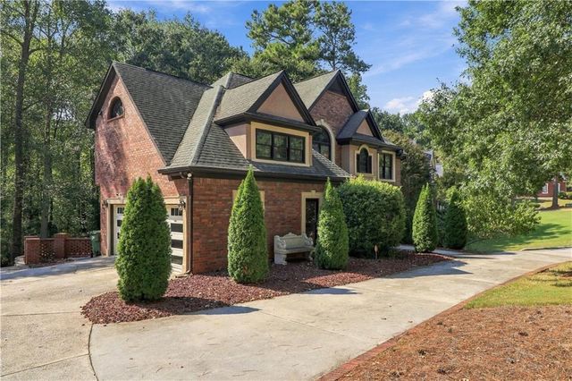 1300 Regency Center Drive, Atlanta, GA 30331