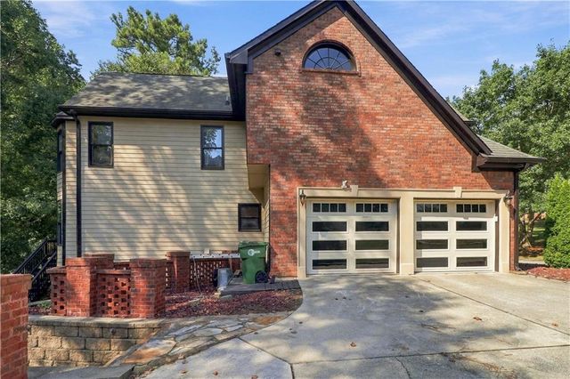 1300 Regency Center Drive, Atlanta, GA 30331