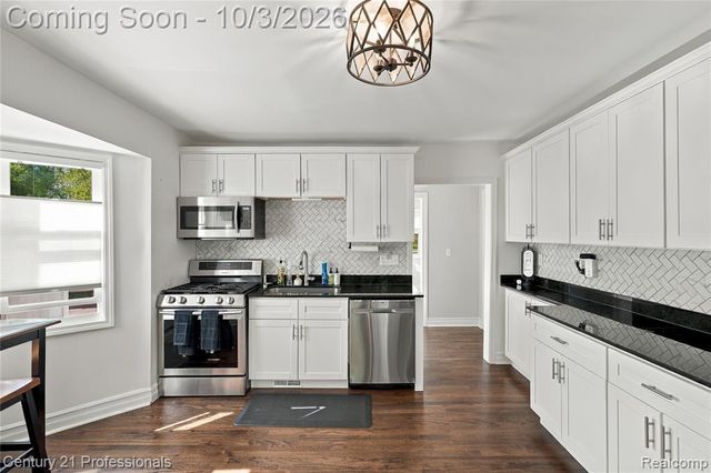 27738 Lathrup Boulevard, Lathrup Village, MI 48076