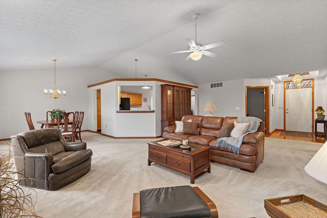 6964 Saint Ninians, Lewis Center, OH 43035