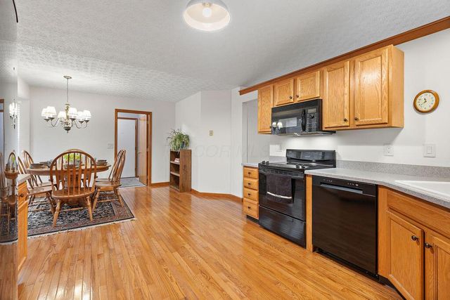 6964 Saint Ninians, Lewis Center, OH 43035