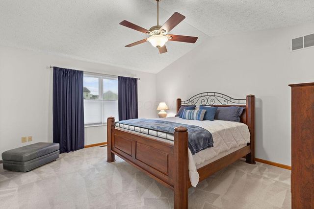 6964 Saint Ninians, Lewis Center, OH 43035