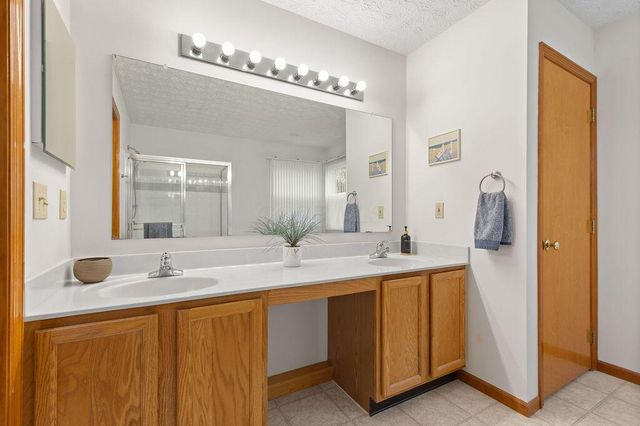 6964 Saint Ninians, Lewis Center, OH 43035