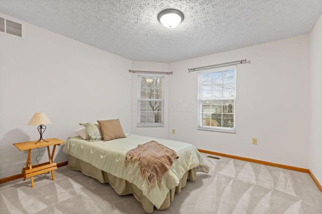 6964 Saint Ninians, Lewis Center, OH 43035