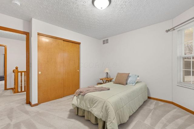 6964 Saint Ninians, Lewis Center, OH 43035