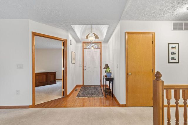 6964 Saint Ninians, Lewis Center, OH 43035