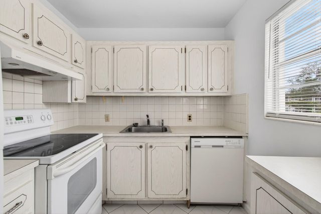 360 Fanshaw I, Boca Raton, FL 33434