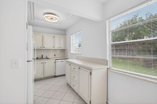 360 Fanshaw I, Boca Raton, FL 33434