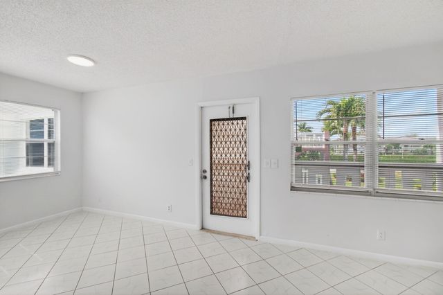 360 Fanshaw I, Boca Raton, FL 33434