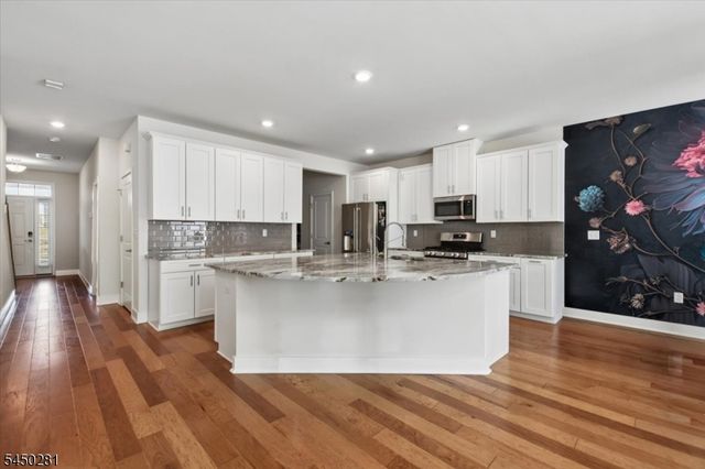 5 Gerhard Pl, Morris Twp., NJ 07960