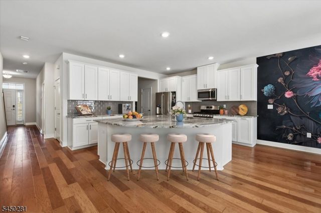 5 Gerhard Pl, Morris Twp., NJ 07960