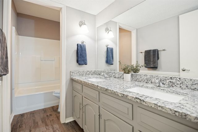 2979 Country Place Circle, Carrollton, TX 75006