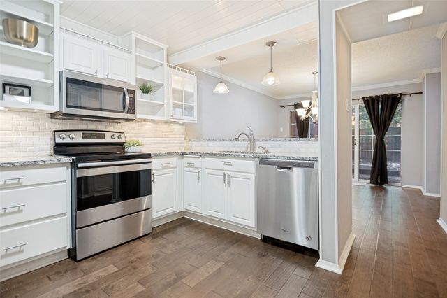 2979 Country Place Circle, Carrollton, TX 75006