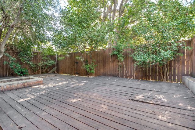 2979 Country Place Circle, Carrollton, TX 75006