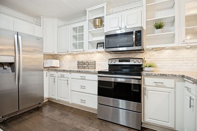 2979 Country Place Circle, Carrollton, TX 75006