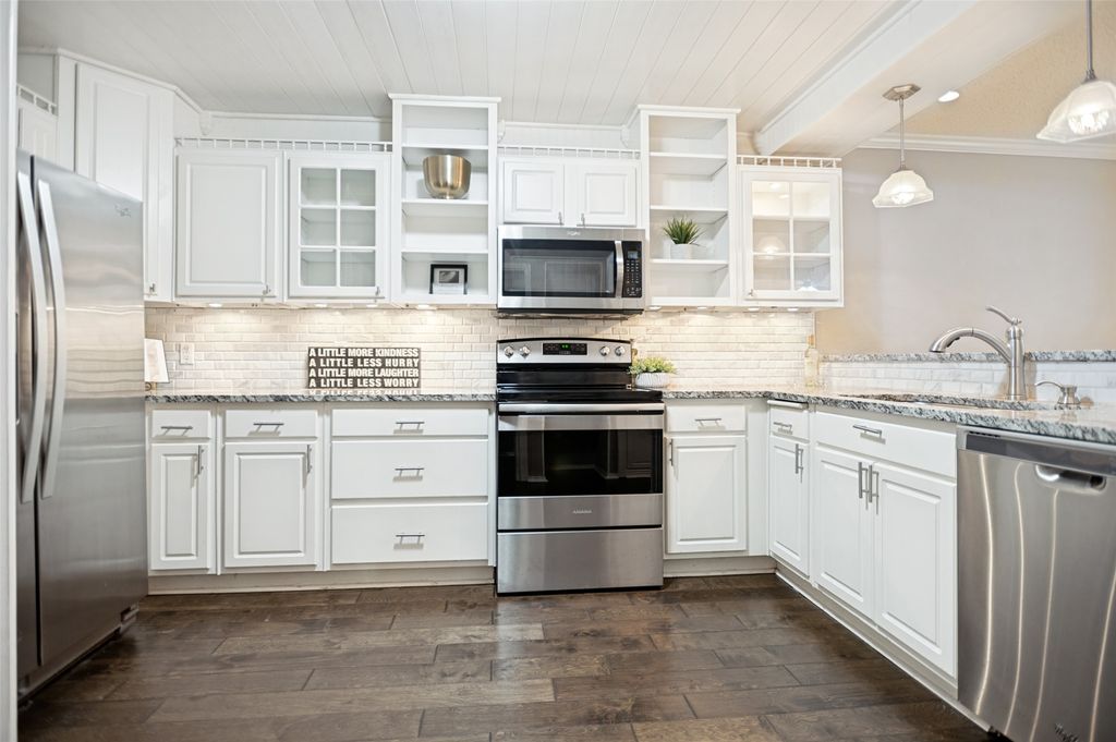 2979 Country Place Circle, Carrollton, TX 75006