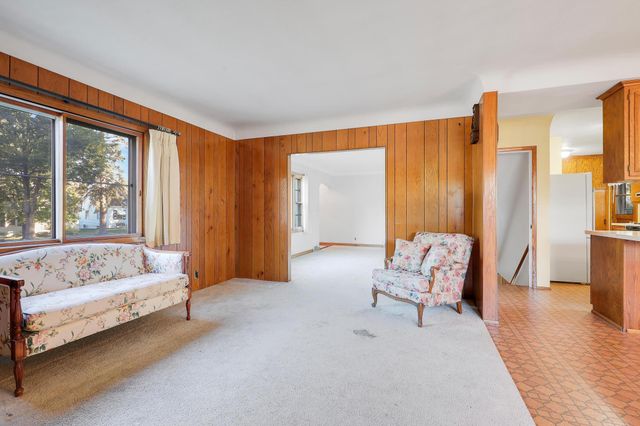 1964 Arlington Avenue E, Saint Paul, MN 55119