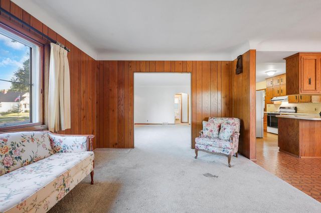 1964 Arlington Avenue E, Saint Paul, MN 55119