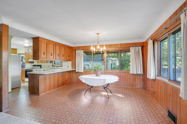 1964 Arlington Avenue E, Saint Paul, MN 55119