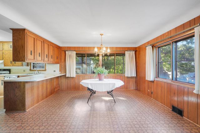 1964 Arlington Avenue E, Saint Paul, MN 55119