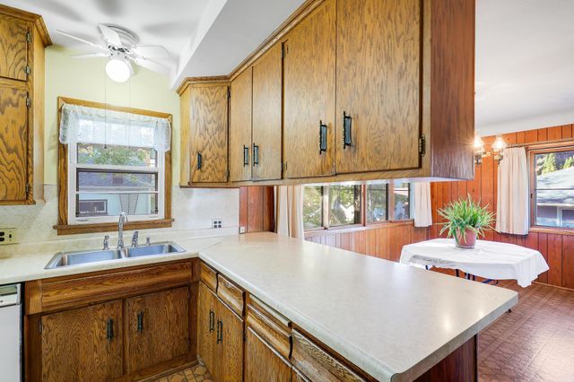 1964 Arlington Avenue E, Saint Paul, MN 55119