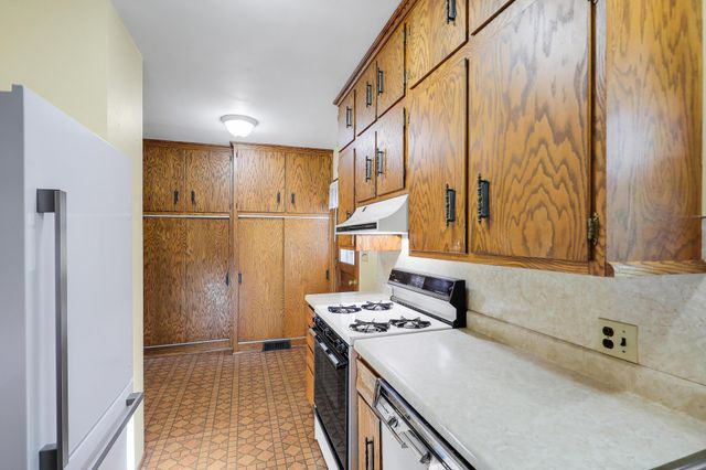 1964 Arlington Avenue E, Saint Paul, MN 55119