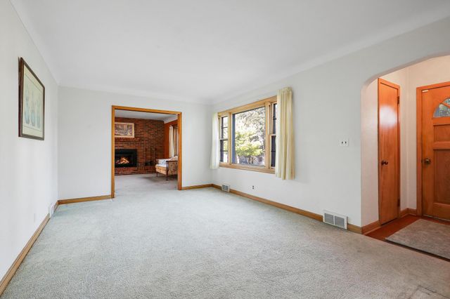 1964 Arlington Avenue E, Saint Paul, MN 55119