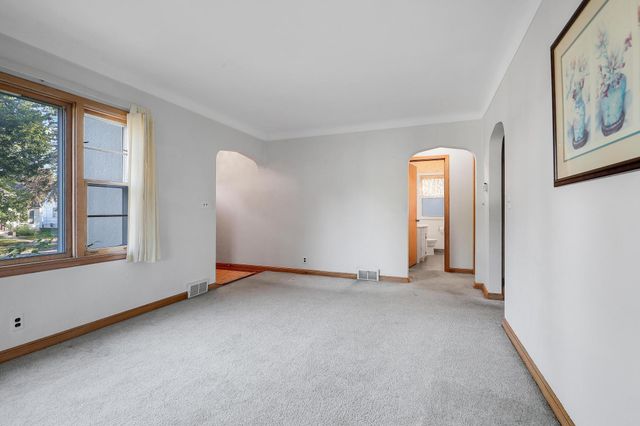 1964 Arlington Avenue E, Saint Paul, MN 55119