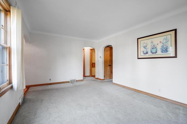 1964 Arlington Avenue E, Saint Paul, MN 55119