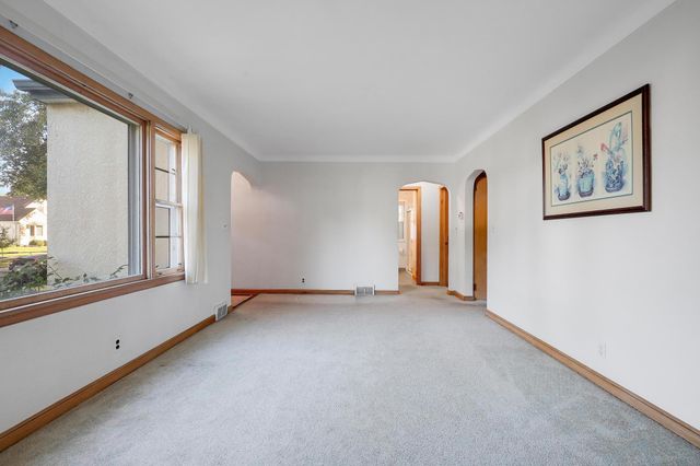 1964 Arlington Avenue E, Saint Paul, MN 55119