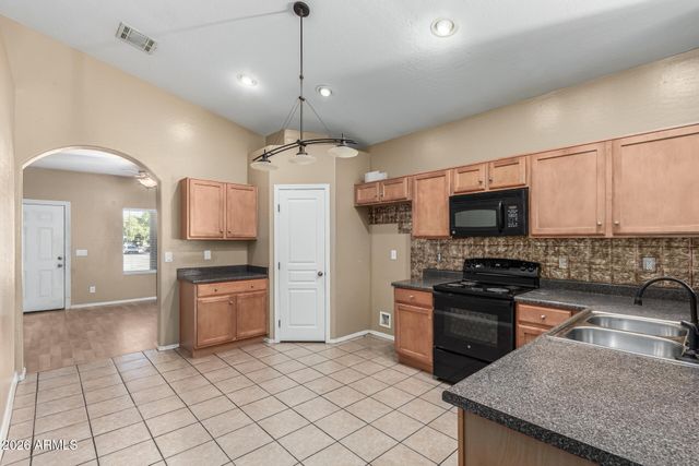 2513 W NOVAK Way, Phoenix, AZ 85041