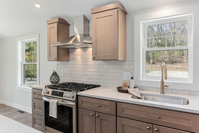 1111 Main St, Norwell, MA 02061