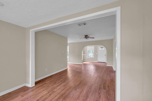 7304 Kinney Street, Houston, TX 77087