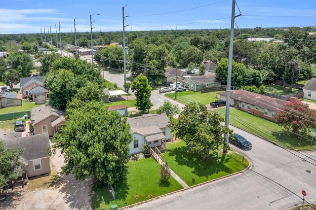 7304 Kinney Street, Houston, TX 77087