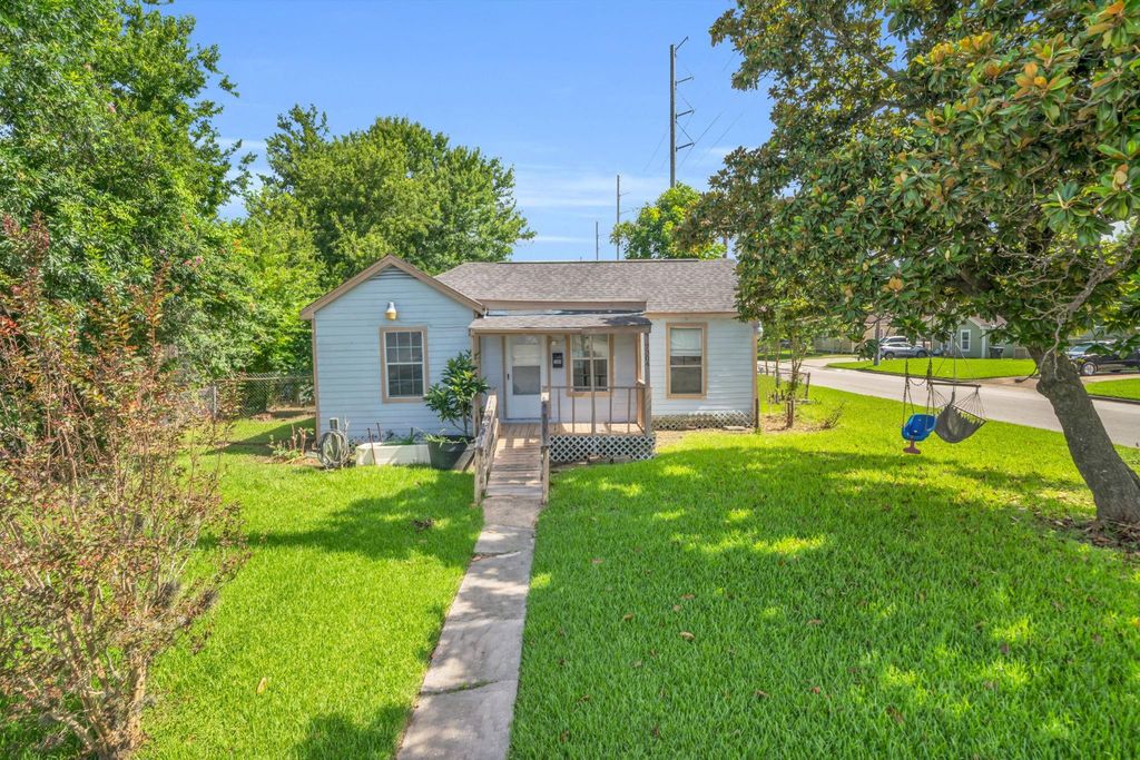 7304 Kinney Street, Houston, TX 77087