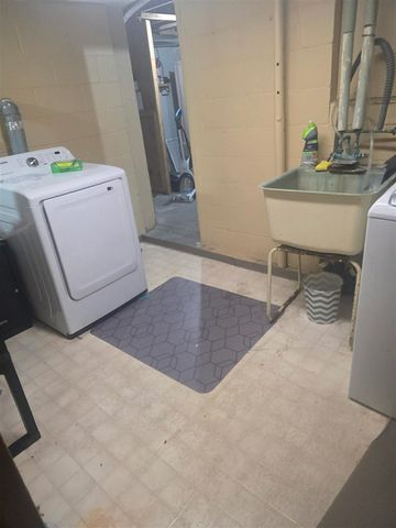 3668 Saint Mark Street, Jackson, MI 49201