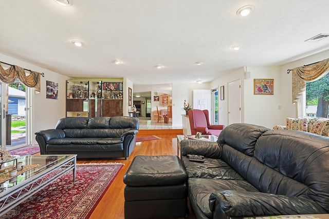 251 Millbury St, Auburn, MA 01501