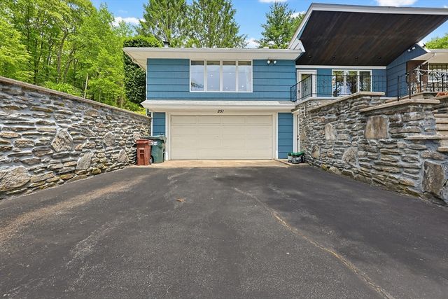 251 Millbury St, Auburn, MA 01501