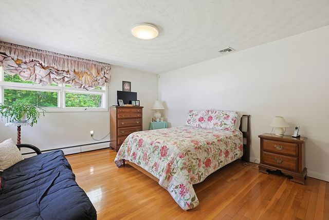 251 Millbury St, Auburn, MA 01501