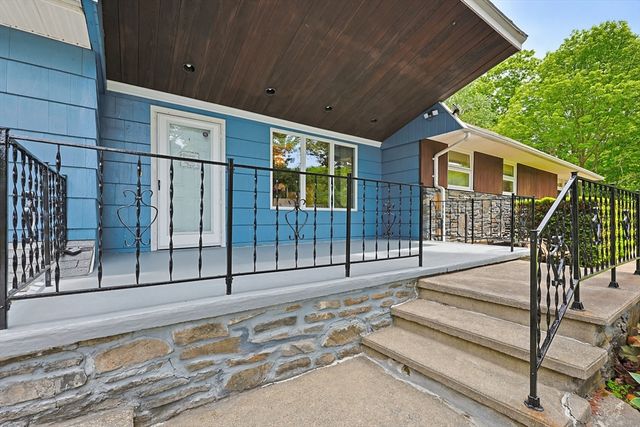 251 Millbury St, Auburn, MA 01501