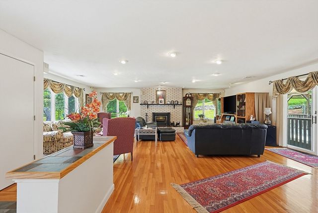 251 Millbury St, Auburn, MA 01501