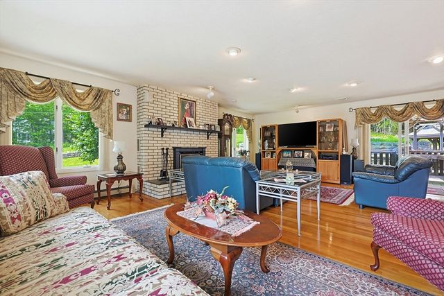 251 Millbury St, Auburn, MA 01501