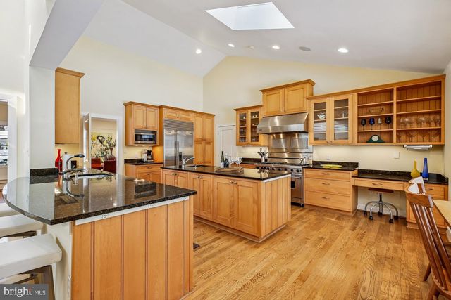 9421 THRUSH LN, Potomac, MD 20854